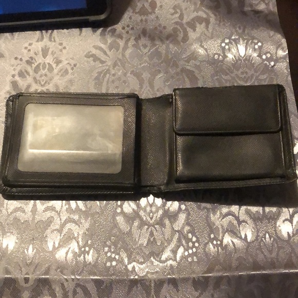 Black Louis Vuitton Wallet - Picture 3 of 11